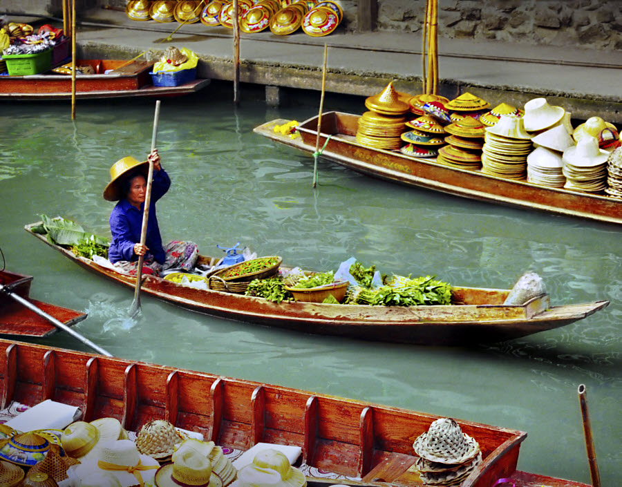 http://www.tingleyphoto.com/Galleries/Thailand/Floating%20Market%20Salad%20Bar.jpg