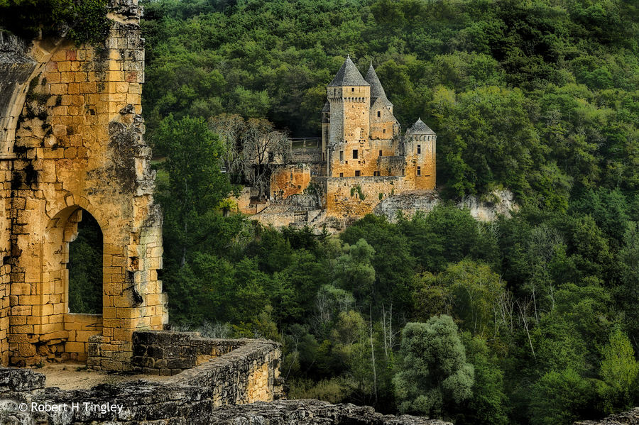 Chateau De Commarque
